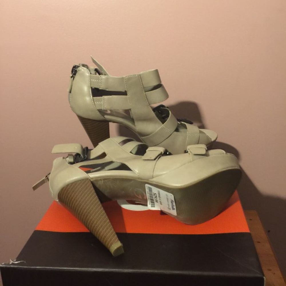 Shoes - Picture 2 of 2